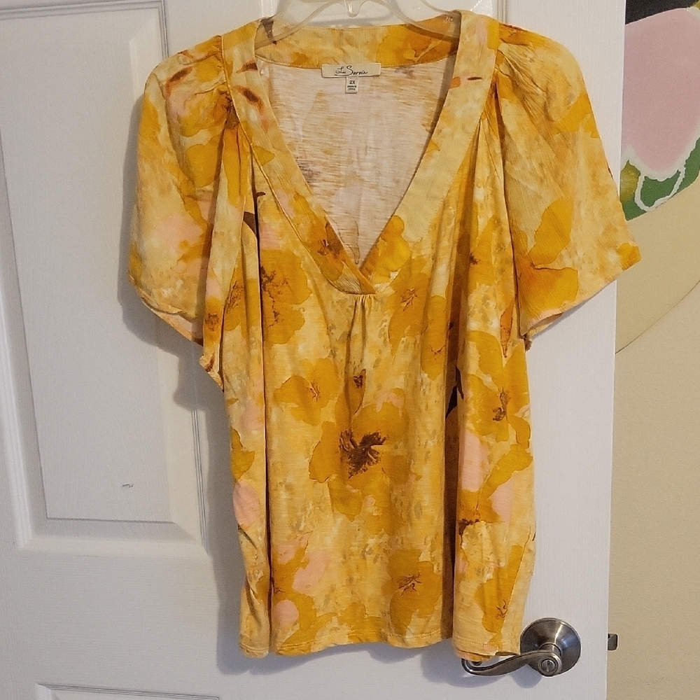 Les Serein 2X Yellow cotton blend Floral vneck butterfly sleeve Blouse